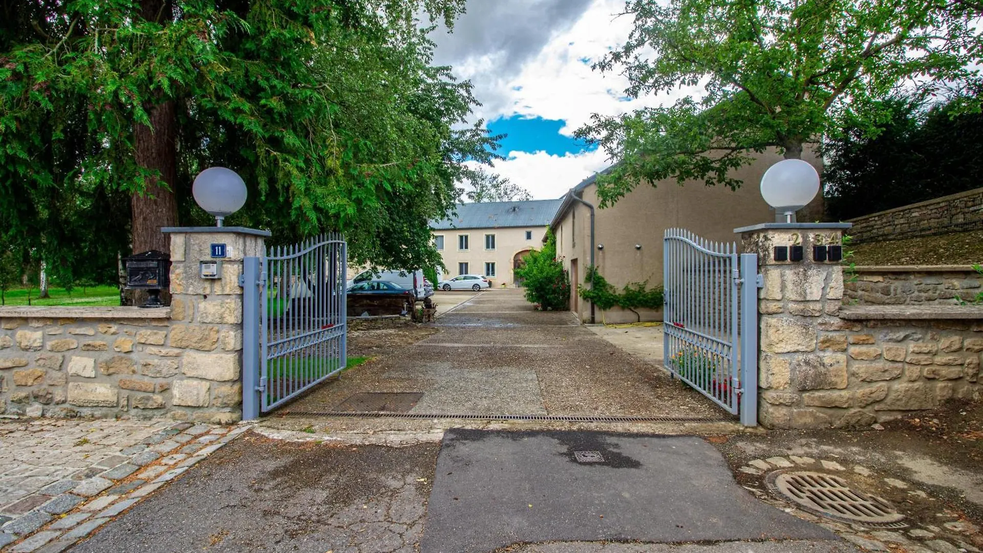 Sweet-Mane Apartment Roeser 0*,  Luxembourg